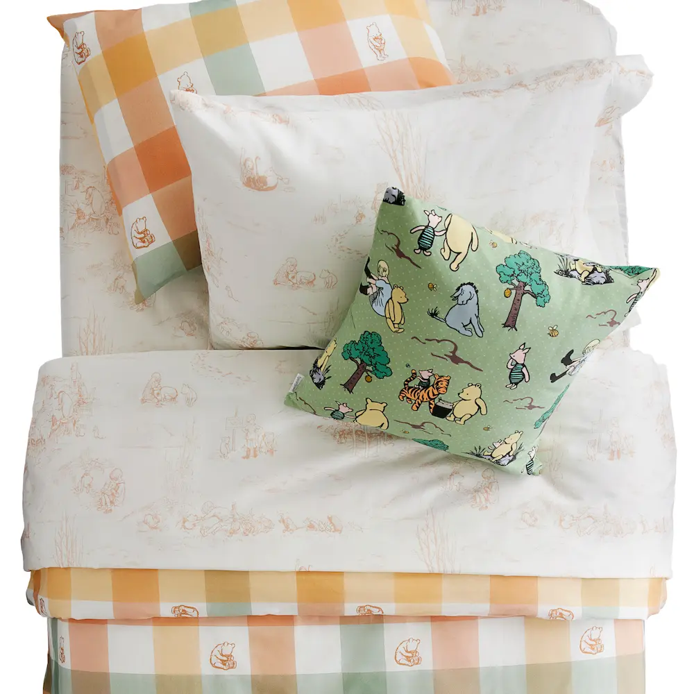 Classic Pooh themed bedding